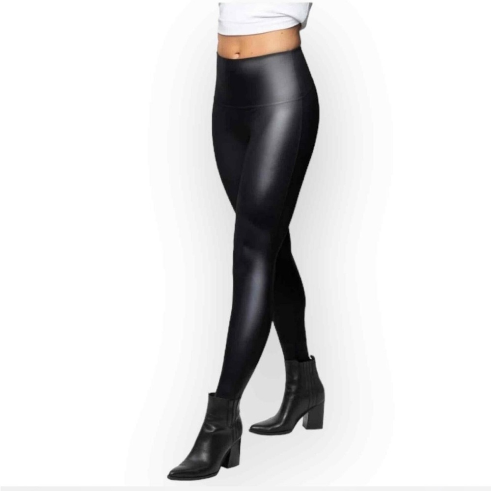 Jane and Bleecker, Women’s stretchy faux leather tight leggings, size S